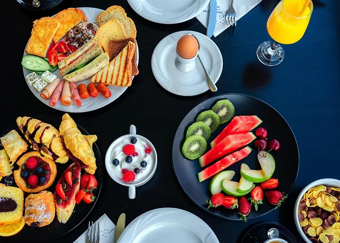 מלון Enastron View 4*