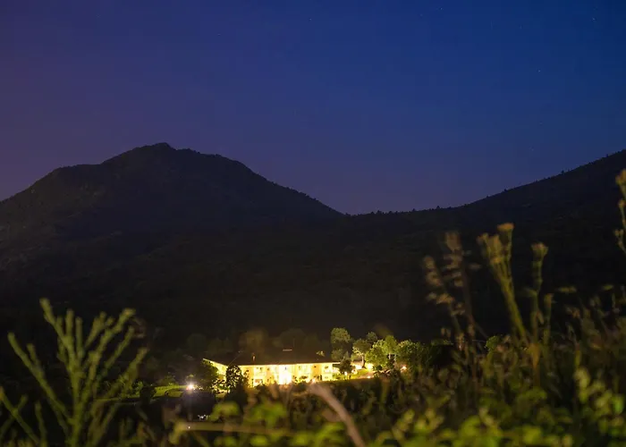 מלון Enastron View