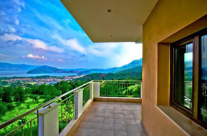 מלון Enastron View 4*